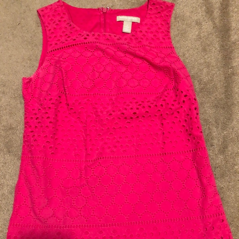 Wide strap tank top blouse with subtle pattern